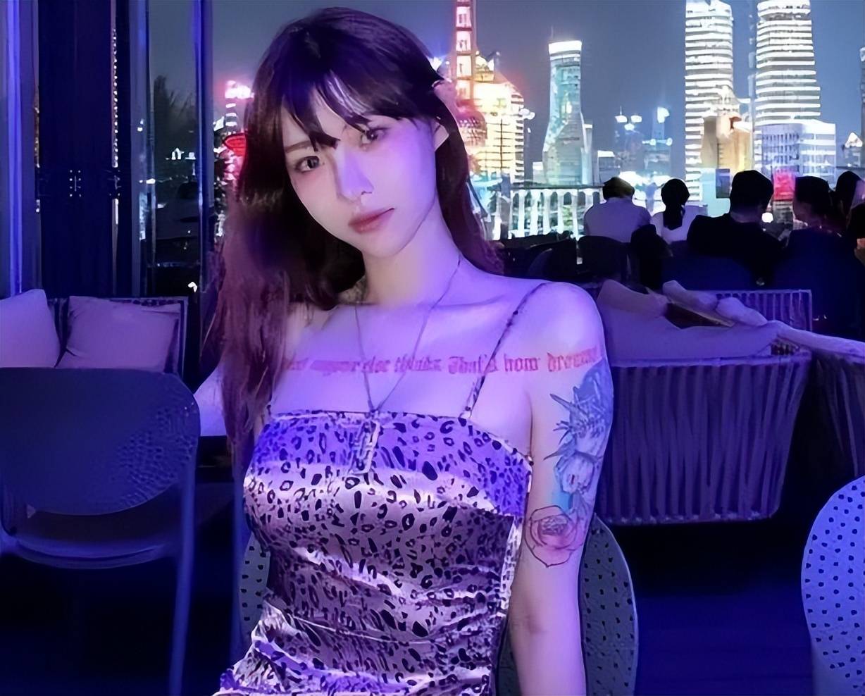 网友们听闻了痞幼的事情后,都在心疼这个姑娘,认为