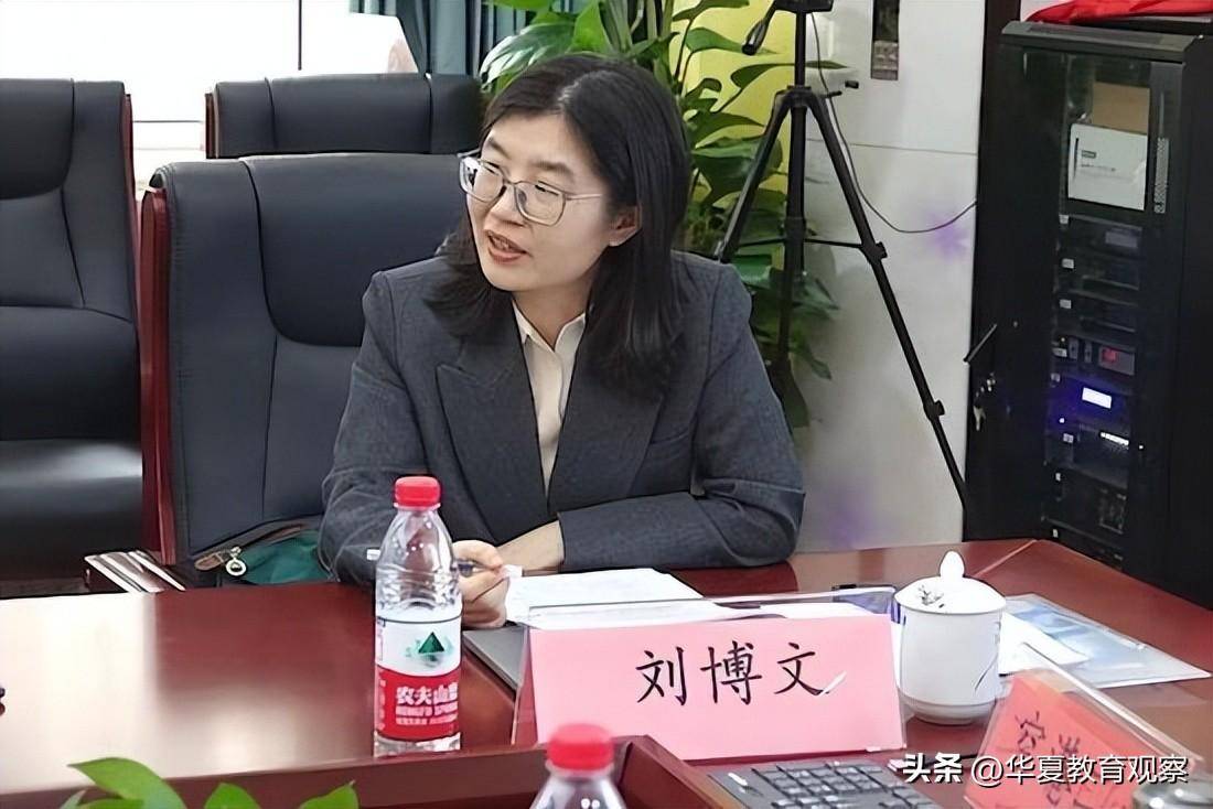 教育学院教育管理与心理学院(教育干部学院)管理系主任,副教授刘博文