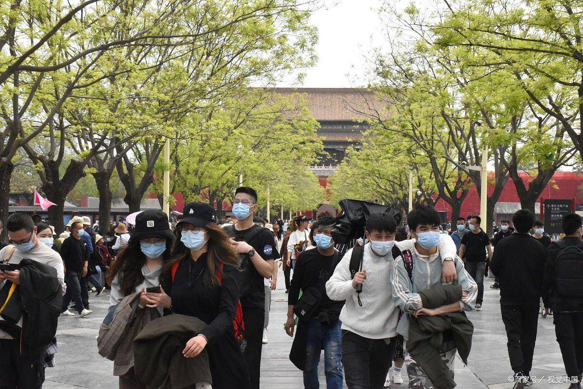 原创            五一调休方案被央视点评，“放假等于挪假”，谁发明的“调休”