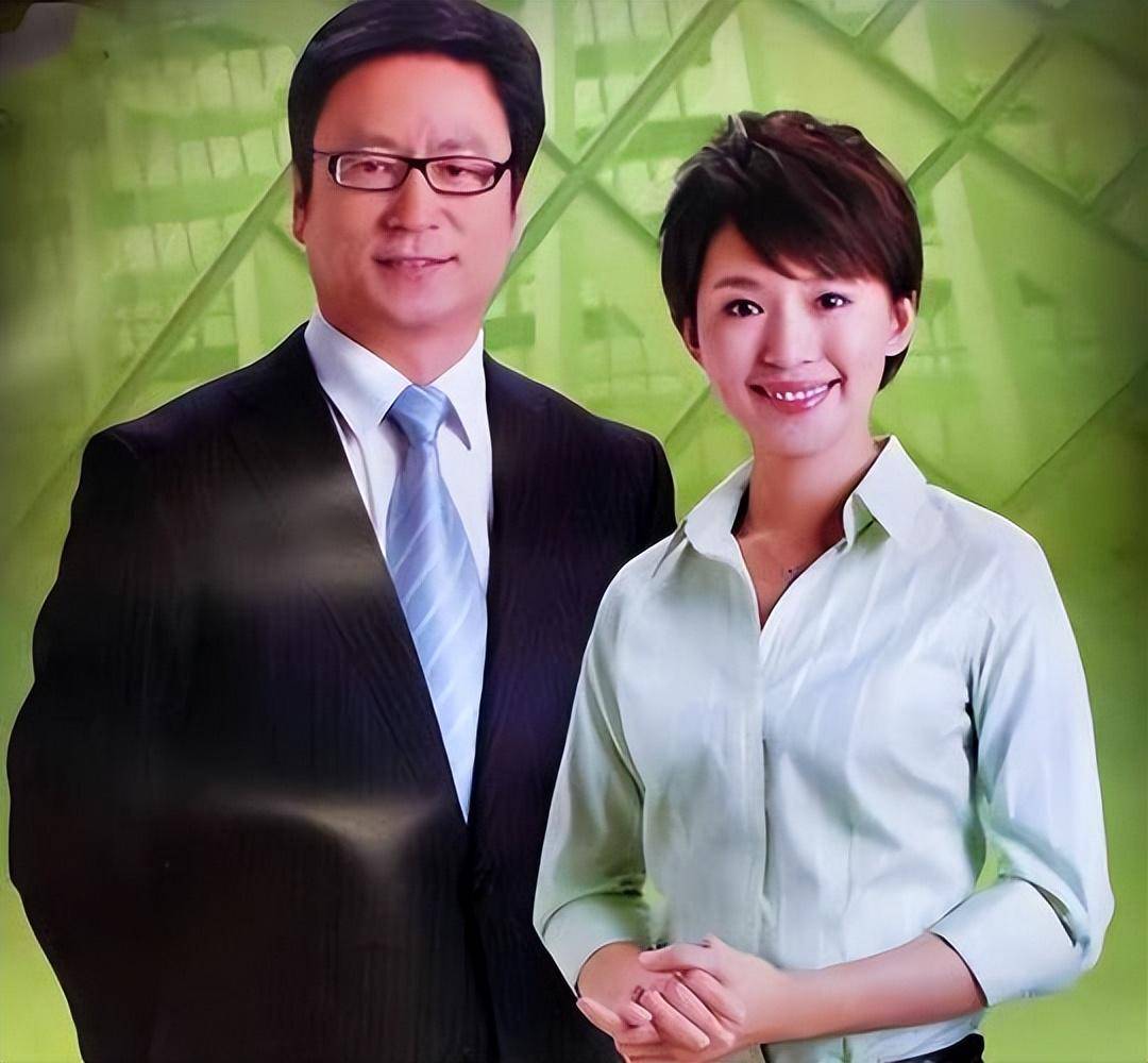 曝新闻联播主持欧阳夏丹离职,旅游时采访面馆老板,却惨遭无视!