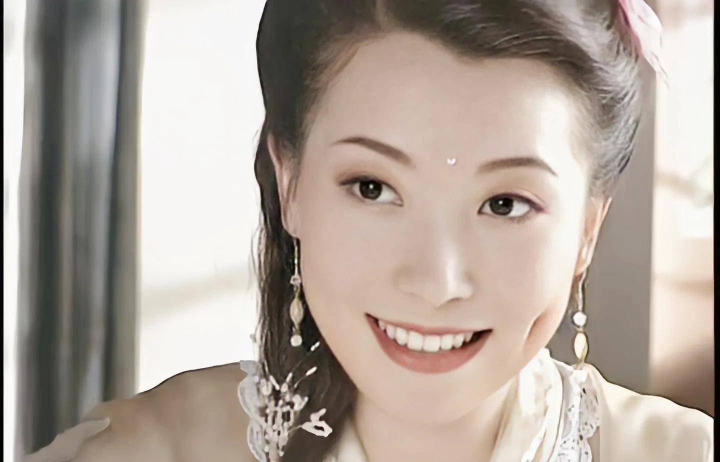 剧中王艳饰演的白飞飞与张棪琰饰演的朱七七都是大众十分喜爱的角色