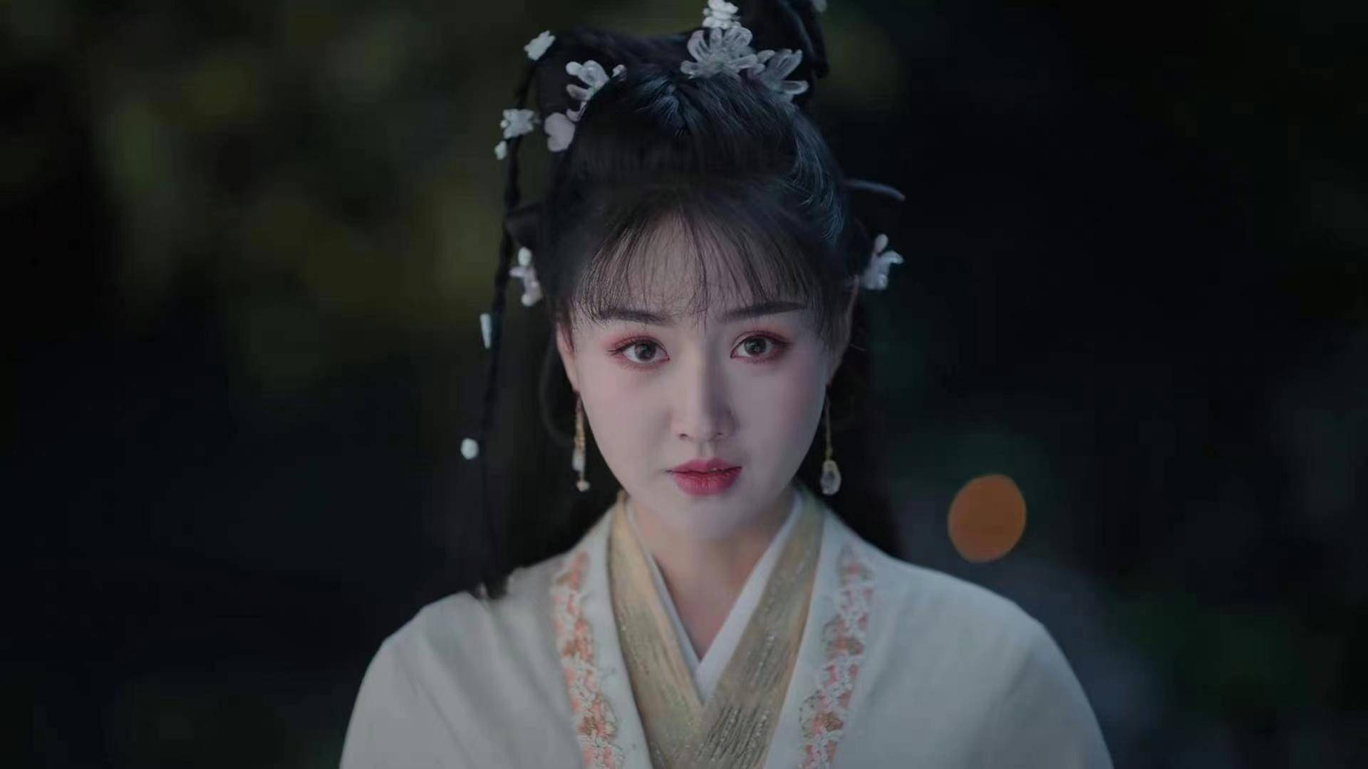 《长月烬明》"月扶崖"惊艳亮相,黄馨瑶还演过《苍兰诀》!