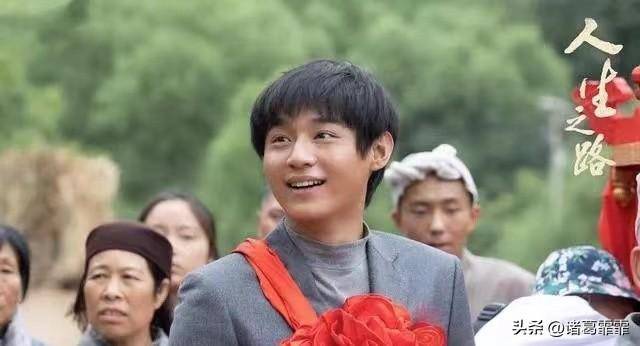 《漫长的季节》刘奕铁:他也是高三星,出道即是张艺谋,太不简单_王阳
