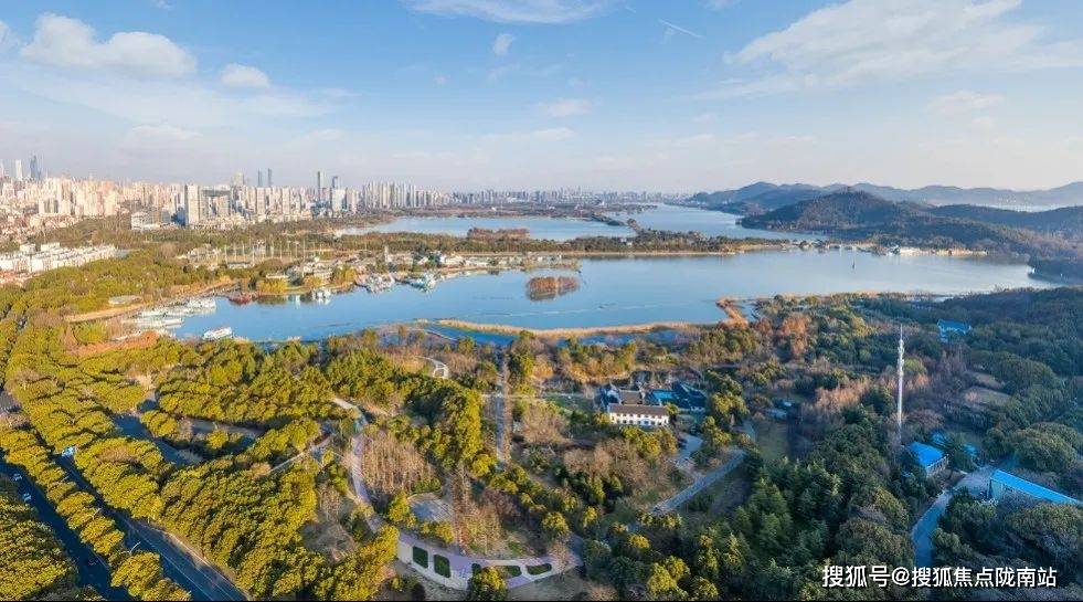 无锡「蠡湖小镇」现房 蠡湖国际小镇欢迎您丨地段优势丨 蠡湖国际小镇