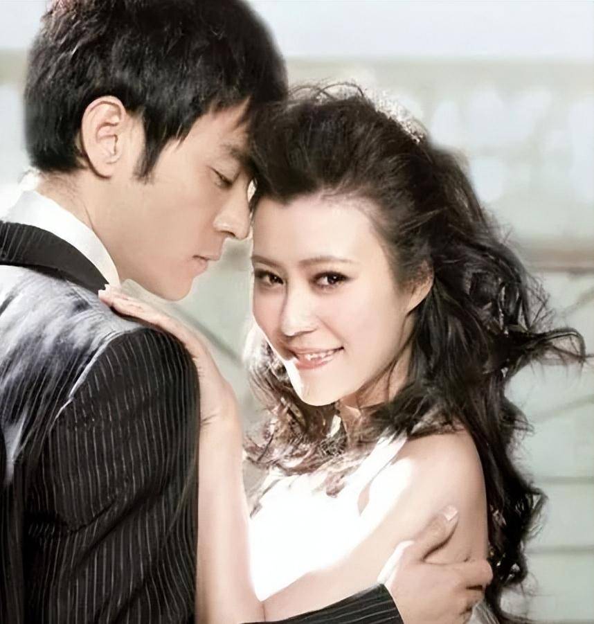 分手13年后,李光洁娶小12岁娇妻生活幸福,郝蕾两婚两离独自带娃_婚姻