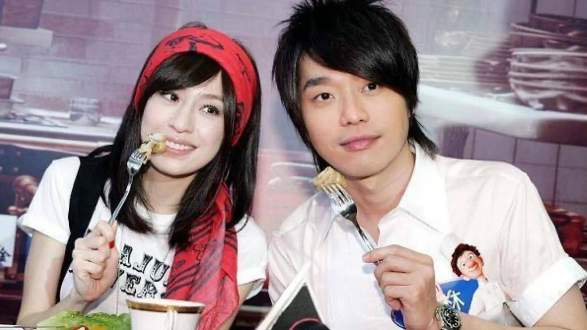 成晓诗和何群的同框了!_合作_友谊_什么