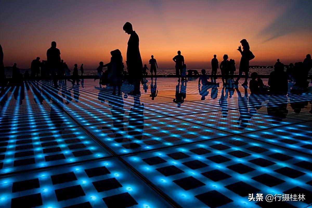 学会这些剪影拍摄技巧,你也能拍出别具一格的大片!_背景_画面_主体