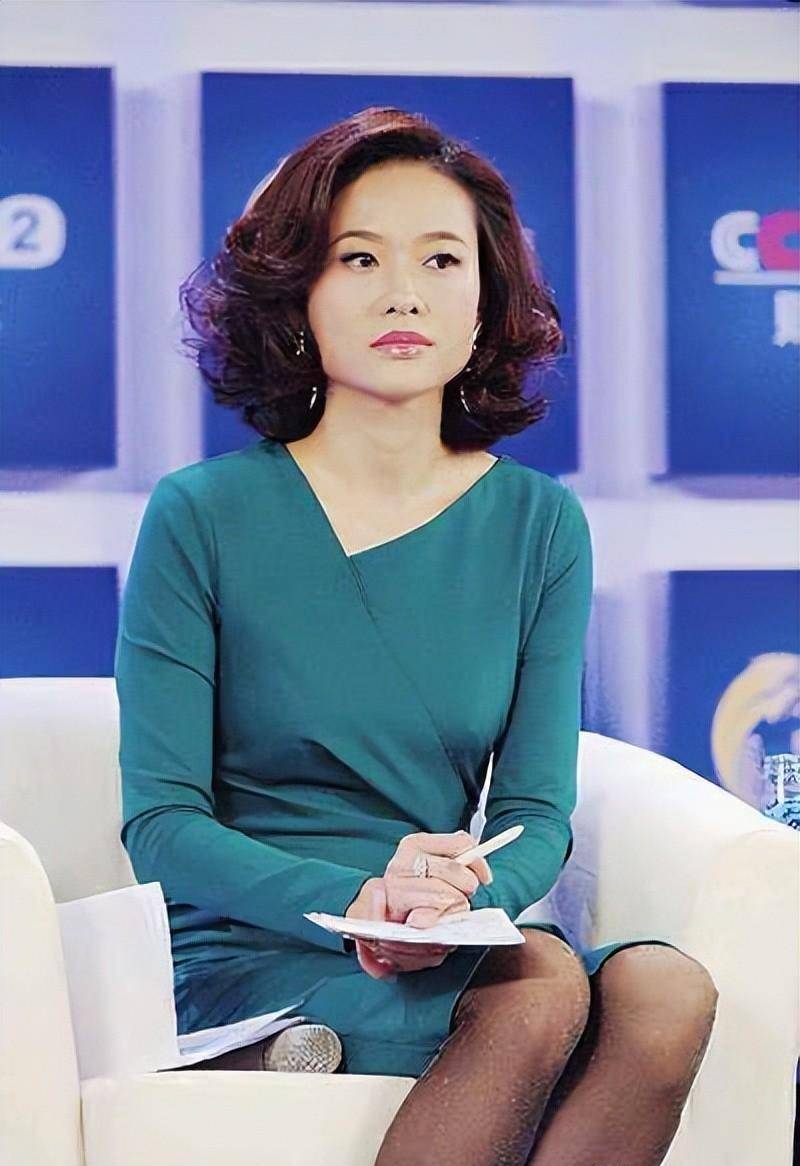 李雨霏近况,她端庄大气,精神状态令人羡慕,47岁的她仍单身一人_节目