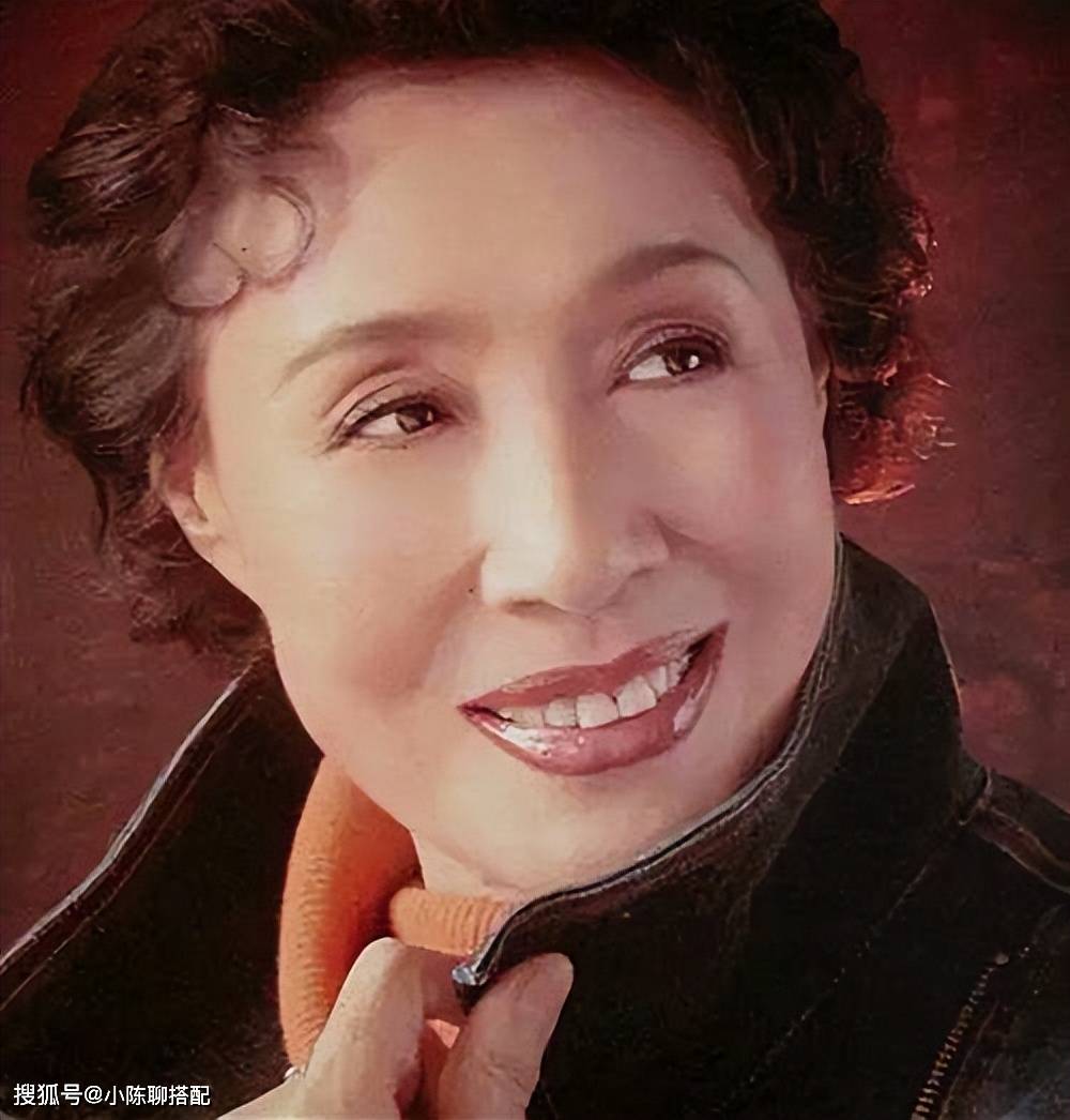 而之后在《高山下的花环》电影中,王玉梅饰演的梁大娘一出场更是让无