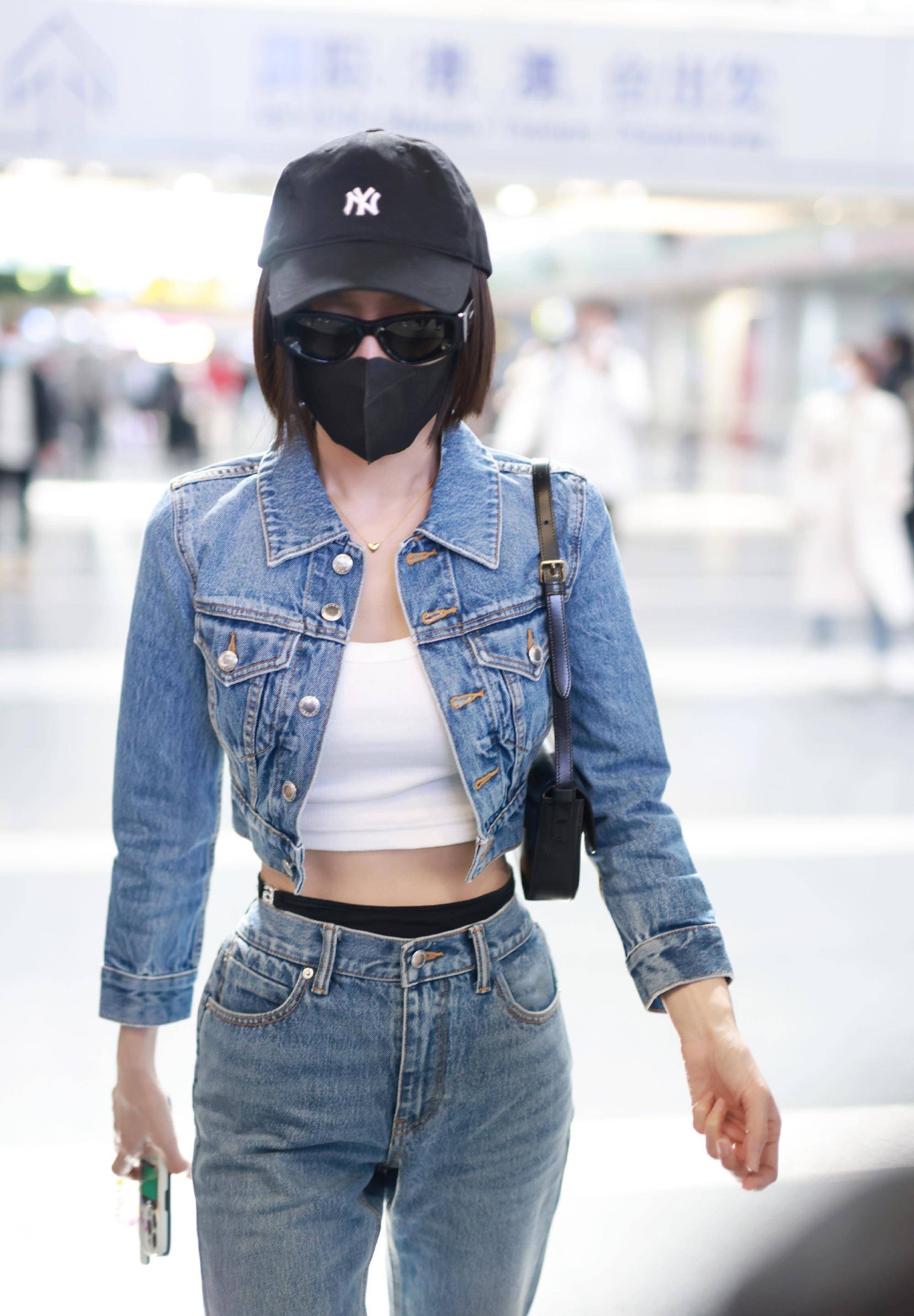 秦岚露腰紧身牛仔套装大秀绝美好身材!又辣又性感!_性格_效果_美感