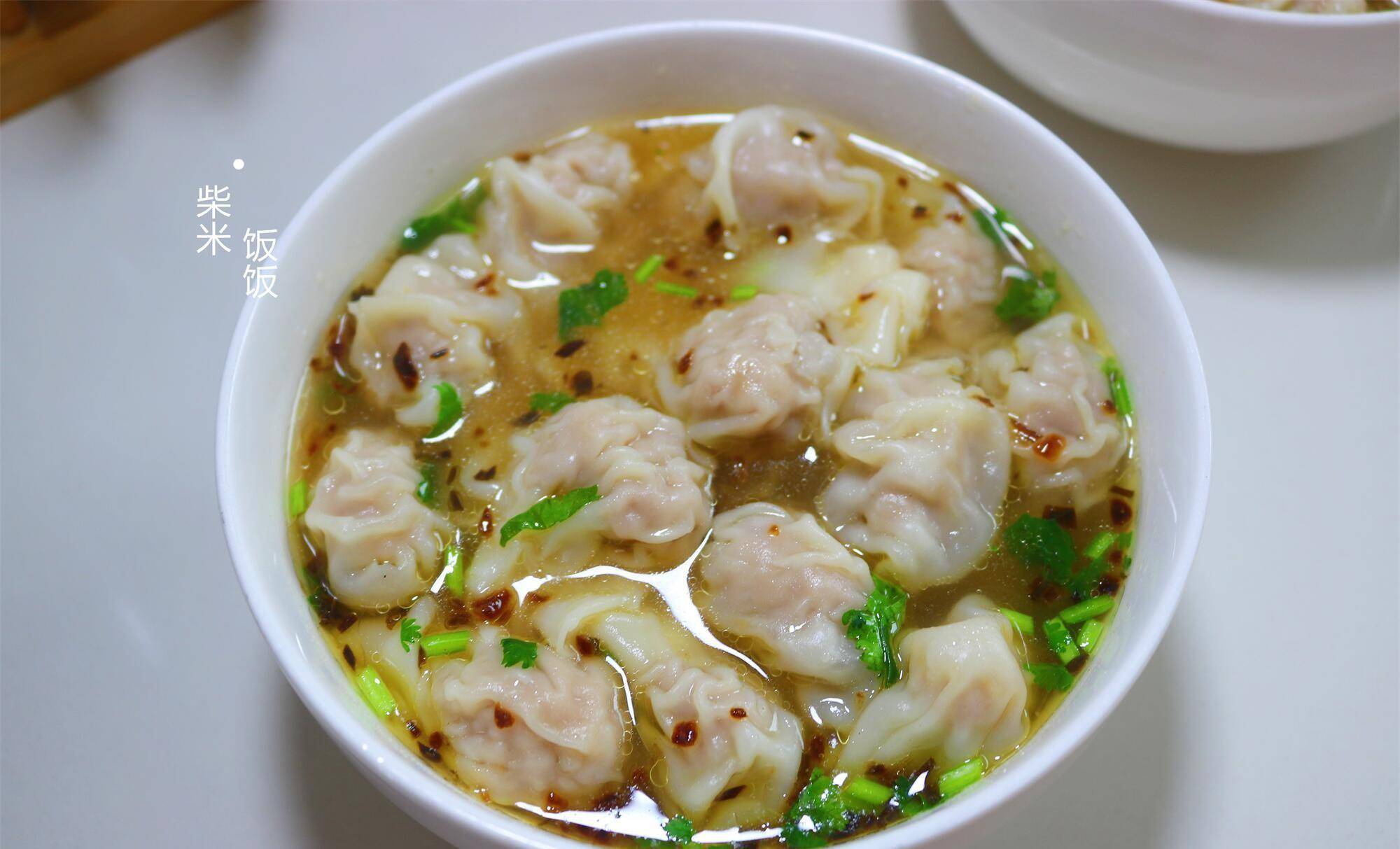 网红千里香馄饨,肉馅软嫩弹牙,皮薄馅大,汤鲜味美_花椒_时候_小苏打