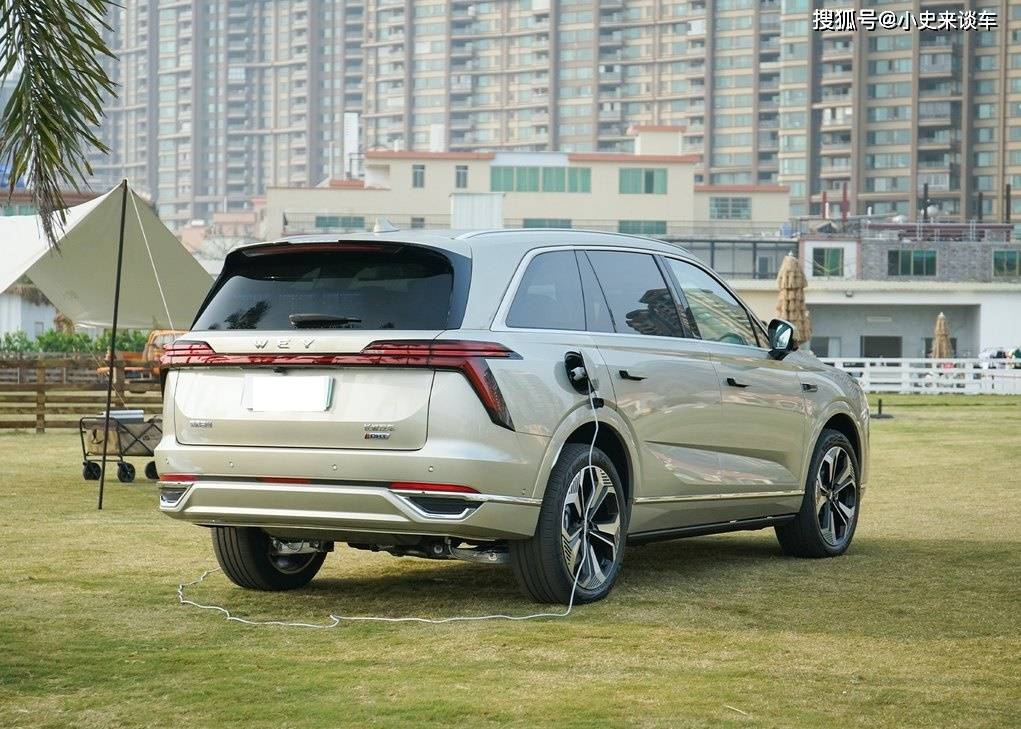 长城全新大六座suv十天订单过万,车长超5米1,混动四驱油耗0.