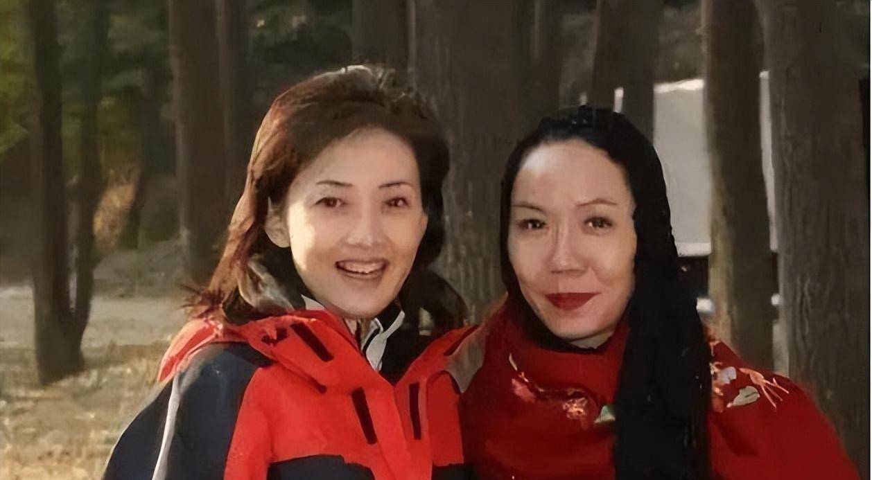 她是"中国最丑女演员",凭什么嫁入豪门,成为阔太_杨青_孩子_长相