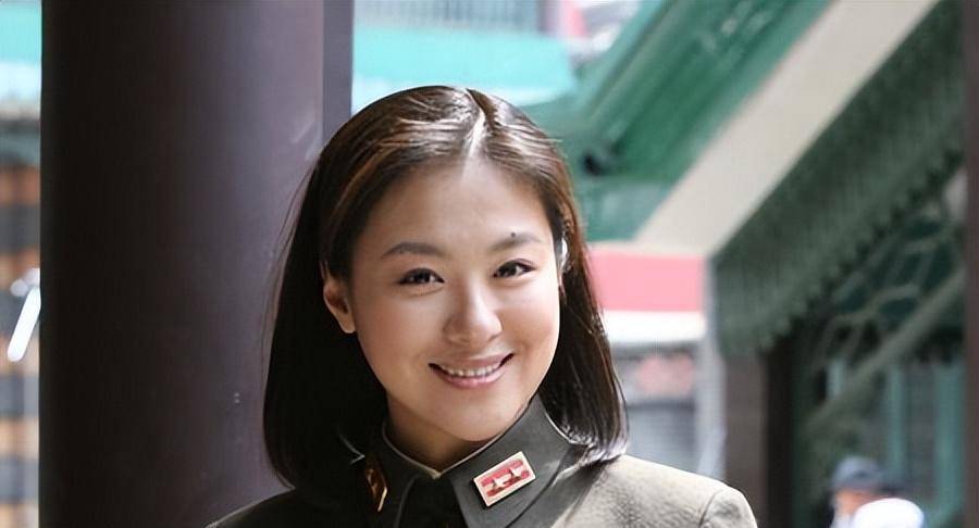 2008年,沈傲君和孙红雷拍完吻戏,她塞给导演200元说:再拍一遍吻戏