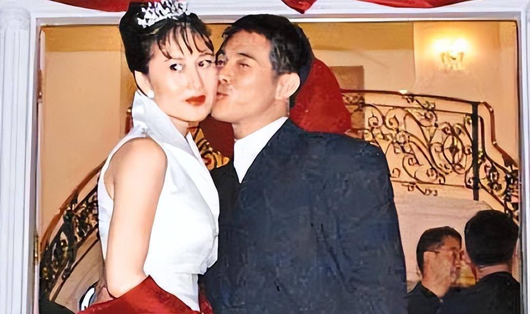 事实证明,利智嫁的不是"豪门",却比豪门更有排面_李连杰_黄秋燕_女人