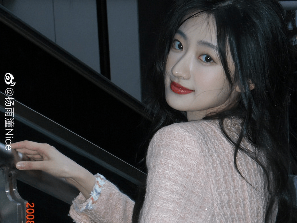 网友:年轻就是嫩_杨雨潼_赵灵儿_脸部