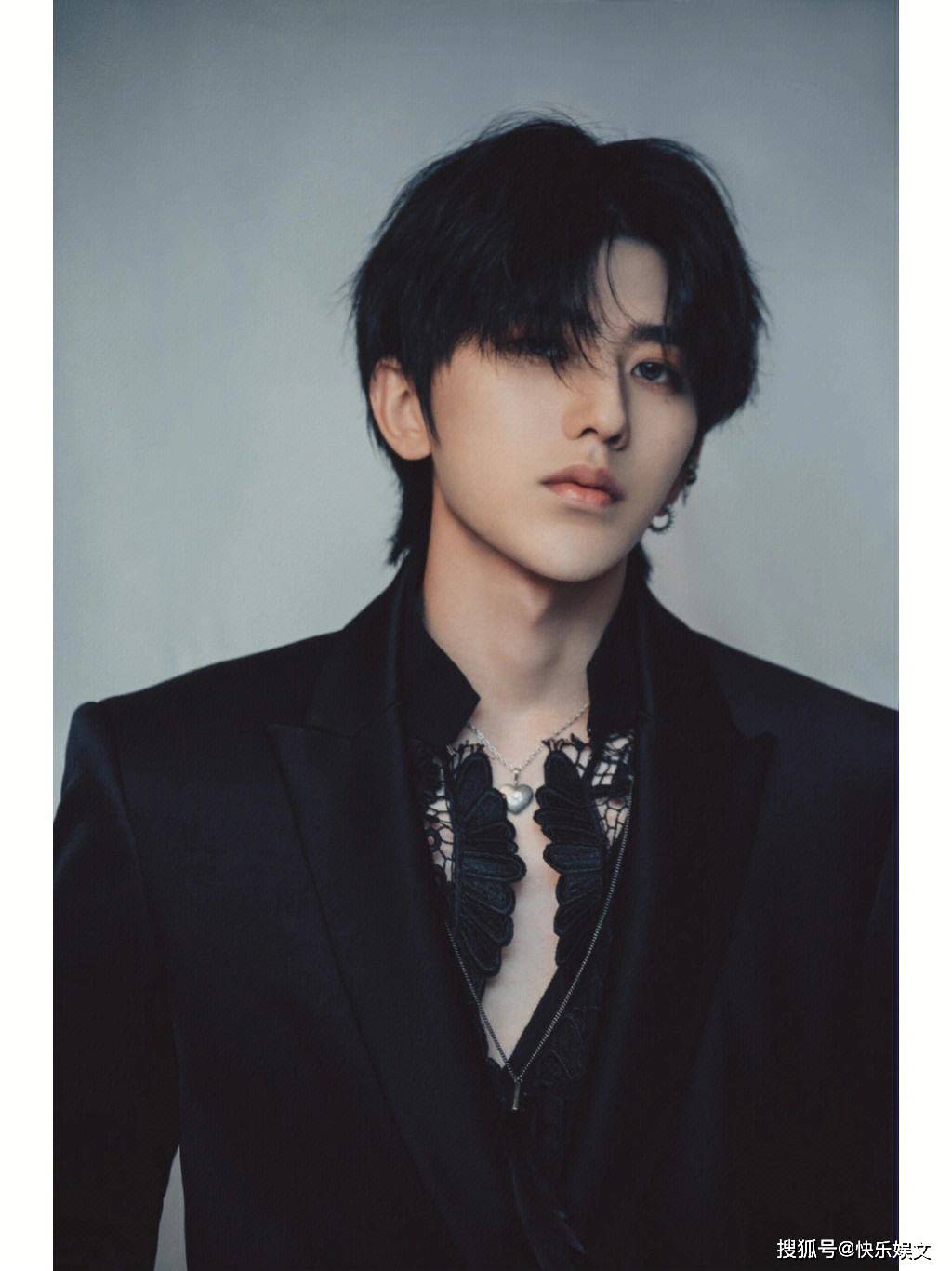 25岁蔡徐坤被索赔4500万元!