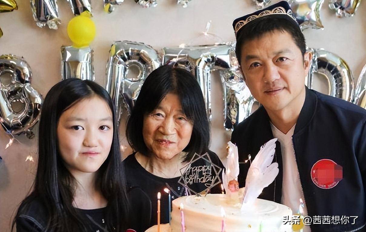 李亚鹏被限制"高消费",不能坐飞机苦笑发视频,却获得网友支持_李嫣然