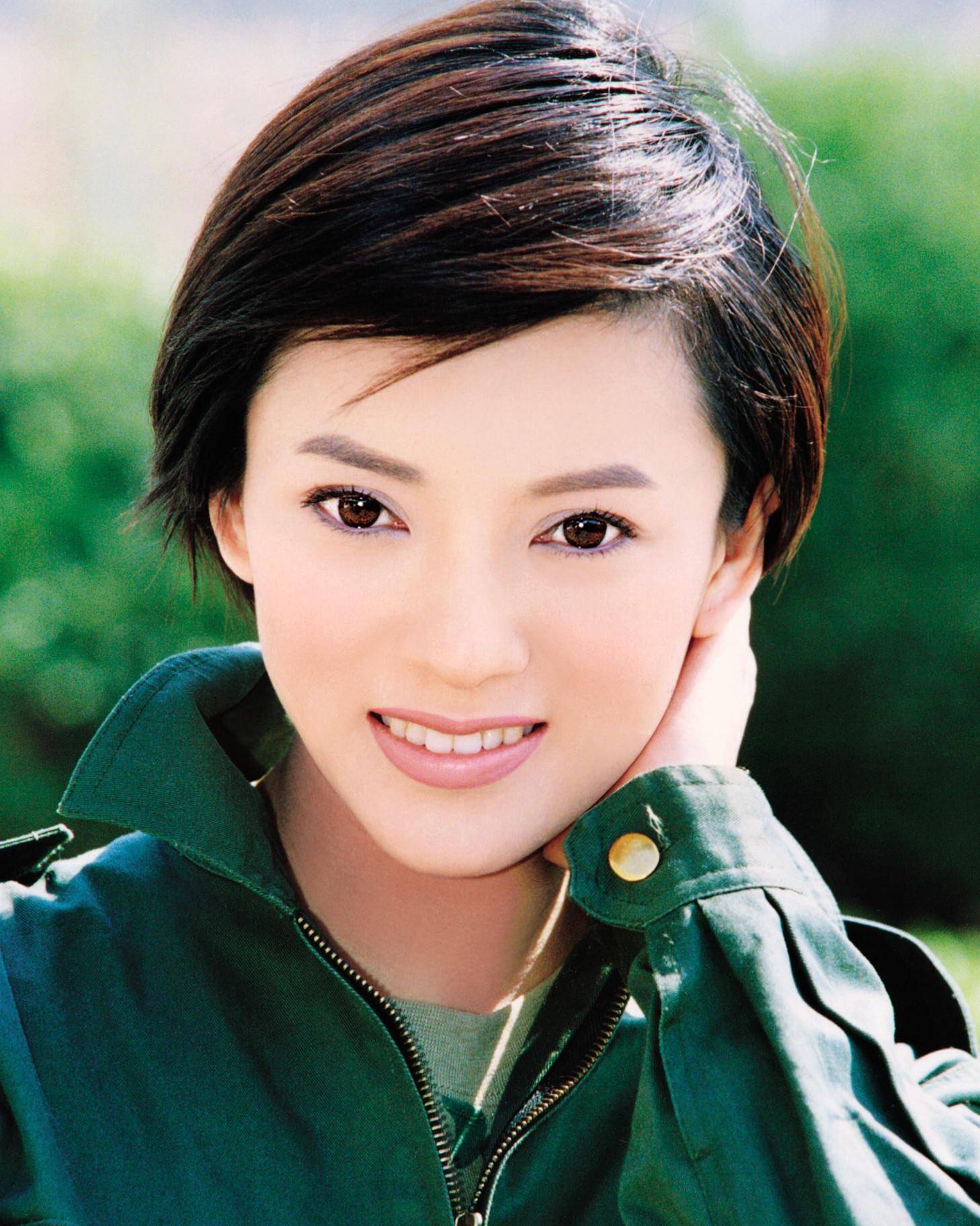 时尚片"波神"彭丹:如何从"脱星"变"红星"?近况怎么样?