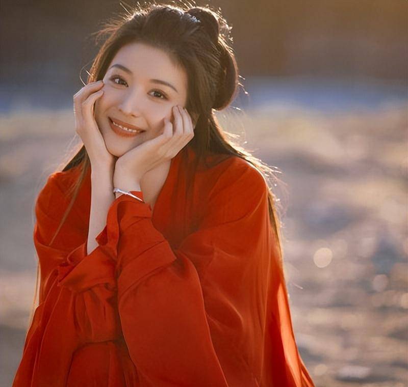 温婉大气,眉眼如画,这十位绝色古典美人,长在了中国人的审美上_陈红