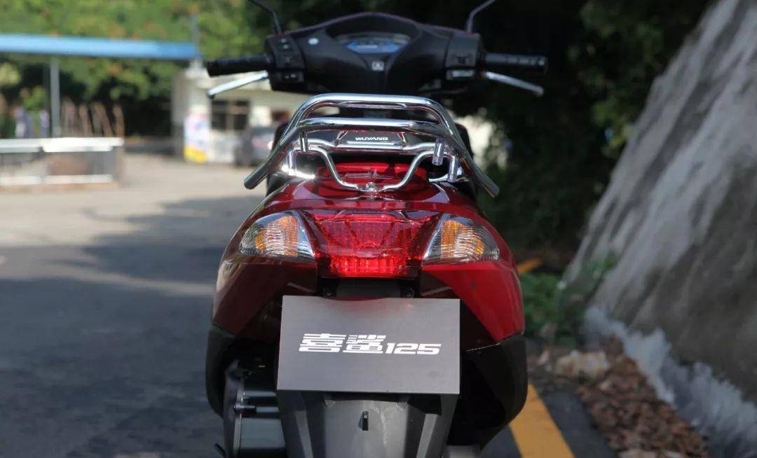 本田7300元小踏板,带国四引擎 pgm-fi电喷,皮实耐用_搜狐汽车_搜狐网