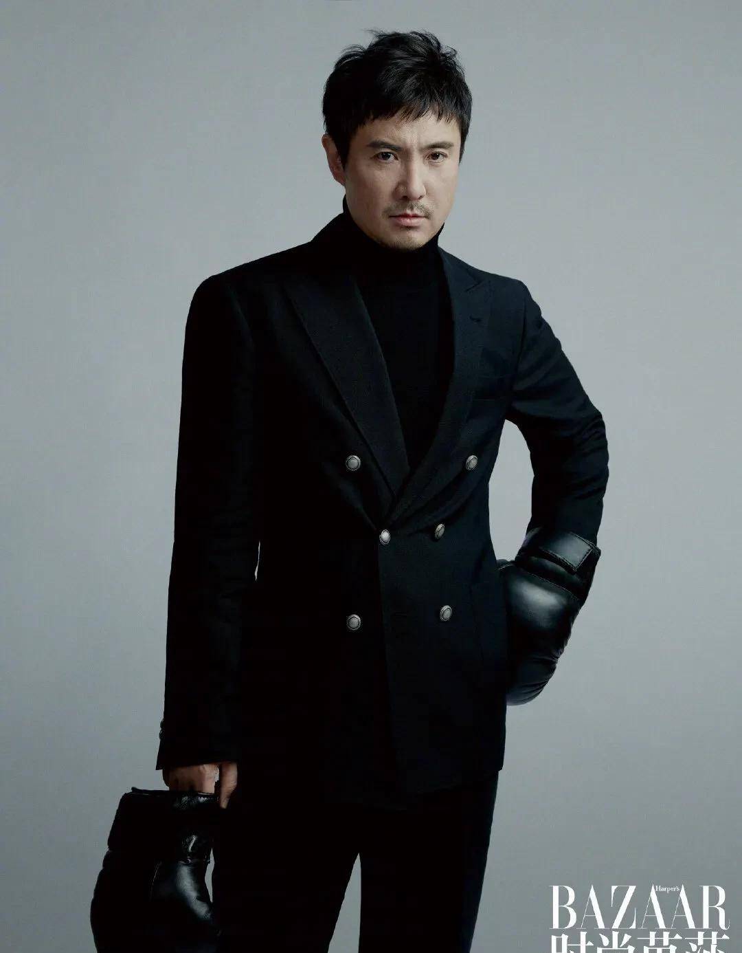沈腾首登《时尚芭莎》写真大片,张弛有度,帅气十足_同色系_高领_外套