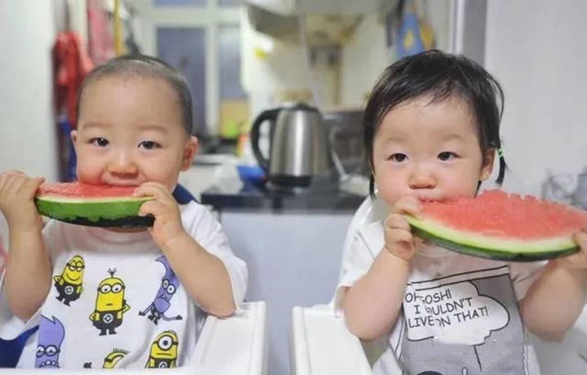 宝宝多吃水果好,但有4种水果不宜多吃,宝宝可能会积食