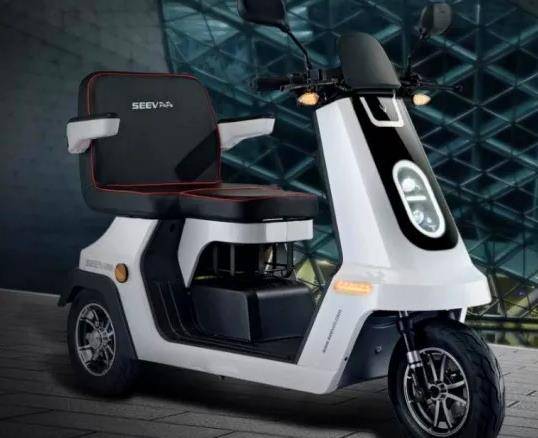 银钢休闲电动三轮,舒适大坐垫,符合国标限速,买菜带娃更合适_搜狐汽车