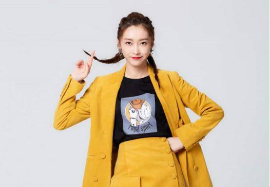 2008年出道的她,从喜爱舞蹈到踏入演艺圈,她坚持下来了_女孩_宣璐