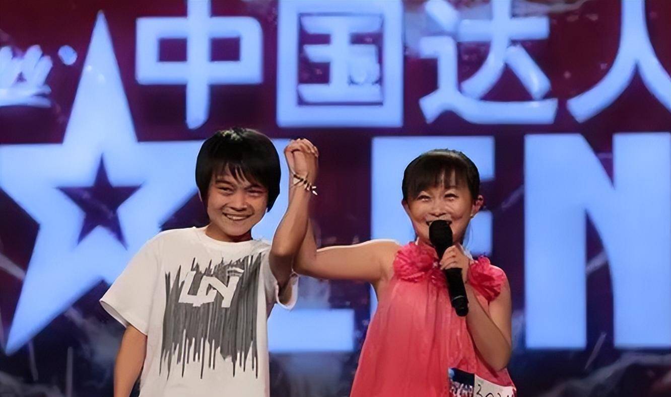 东方卫视万蒂妮,人红口碑好,被传婚变求助粉丝:大家帮我举报她_韩凌明