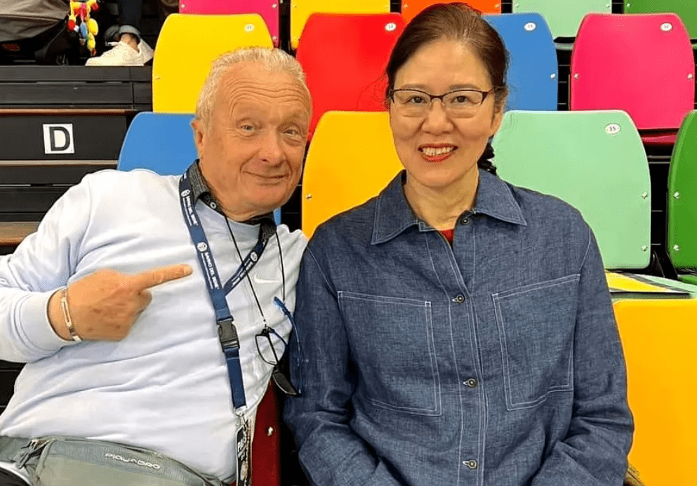 郎平年薪8位数,有望执教意大利,朱婷3人不服蔡斌,张常宁被除名_姚笛