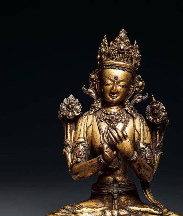 北京保利2023秋拍征集：西藏十六/十七世纪铜鎏金镶宝石弥勒佛坐像_手机 