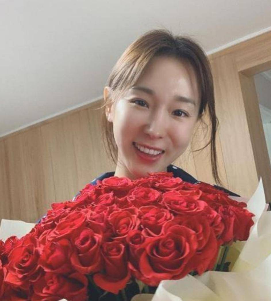 并公布自己怀上了二胎的喜讯,自结婚后,李智慧就非常的低调,和丈夫育