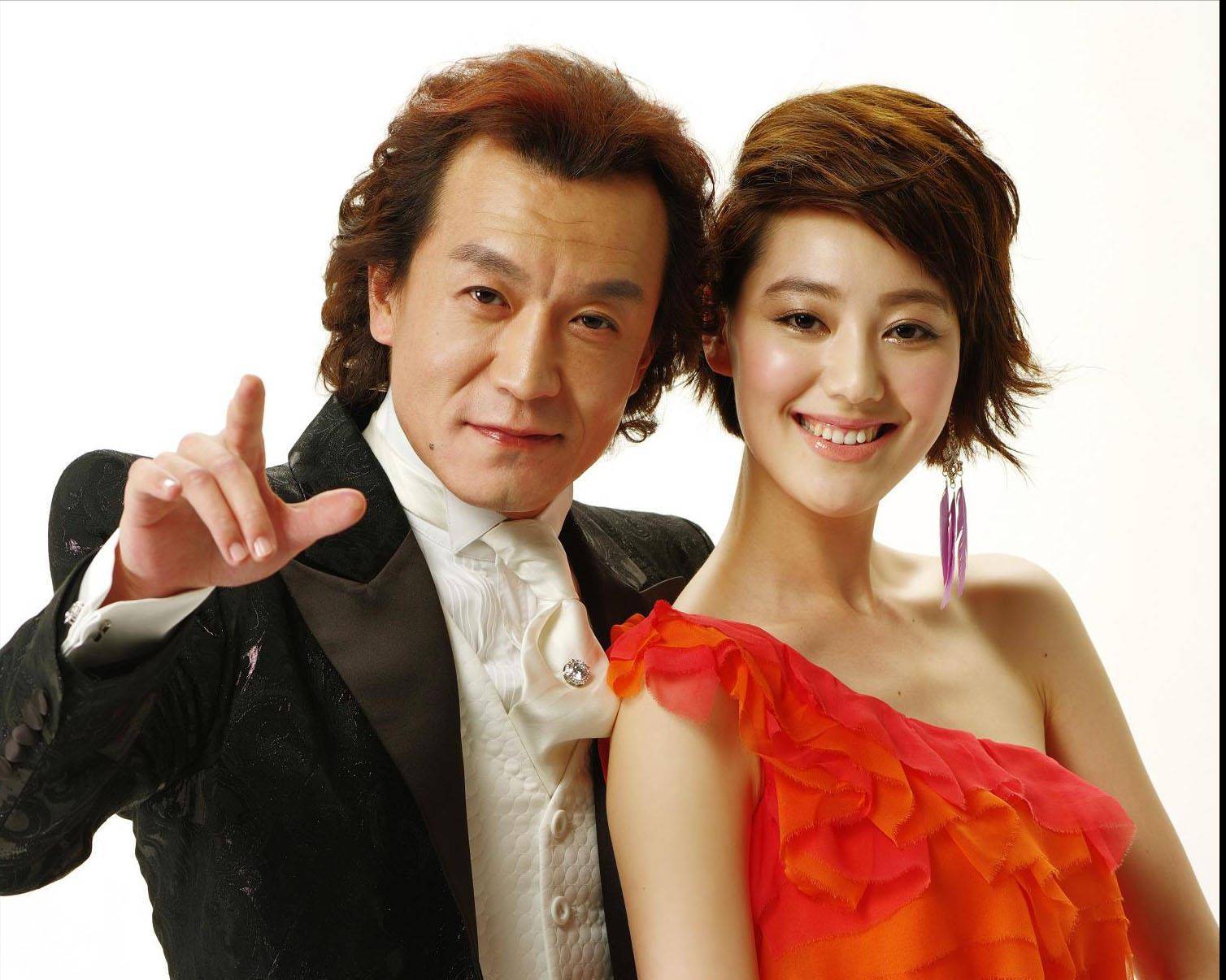 这10位女主持最大56最小已38_欧阳夏丹_李梓萌_涂经纬