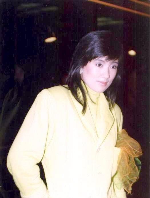 她是最美华筝,多情公主,为父出道,息影嫁香港高官,爱买六合彩_黄造