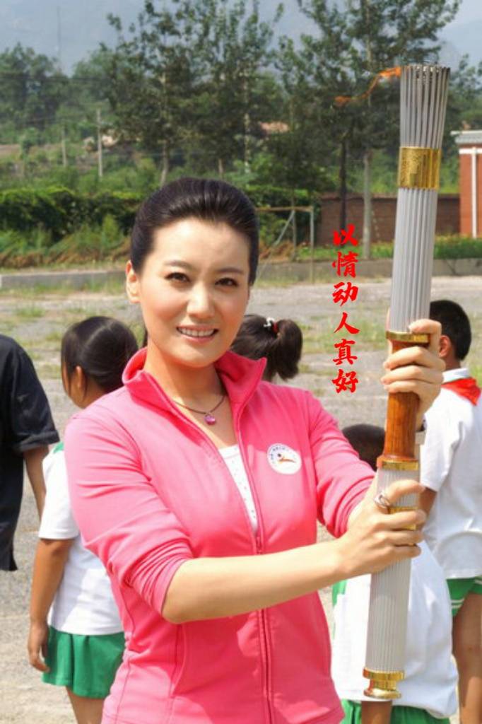 军旅歌唱家中,李丹阳,祖海都未婚单身,谭晶嫁科学家生下双胞胎_哥哥