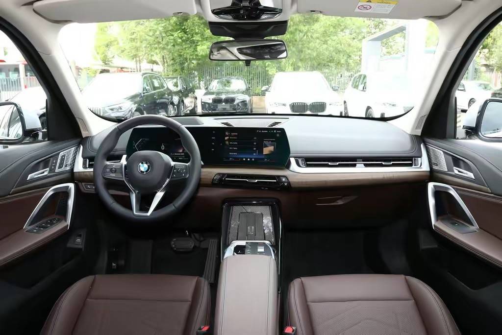 2023全新宝马x1来袭新亮点在哪?(配双联屏内饰舒适又大气)