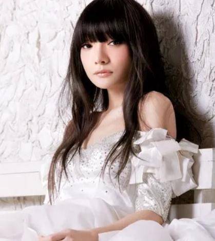 凭借《奋斗》走红,与彭坦闪婚,13年婚姻恩爱如初_达达_常春晓_女儿