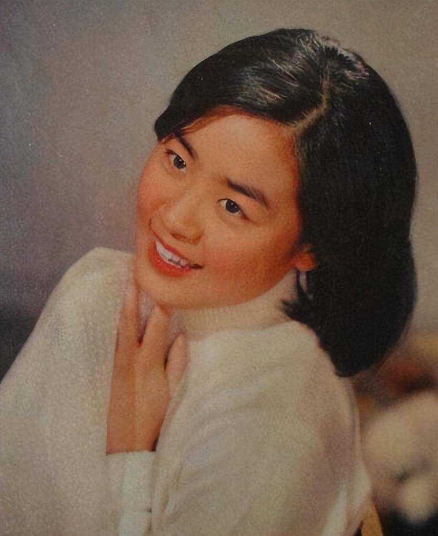 演员丛珊:年少成名为何遭学校霸凌?