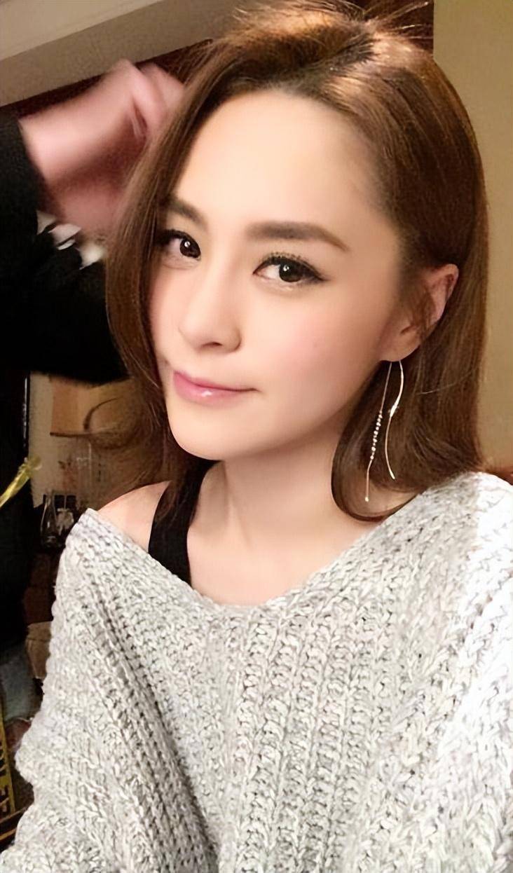 "照片"1400张照片,"毁掉"的15位女星,她们近况如何?_事情_阿娇_陈小春