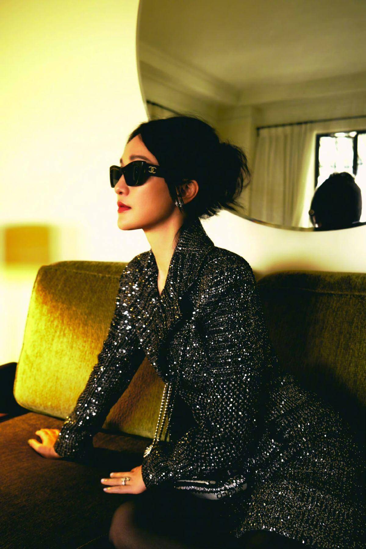 周迅王一博权志龙压轴看秀,"人间香奈儿"回归_造型_黑色_外套