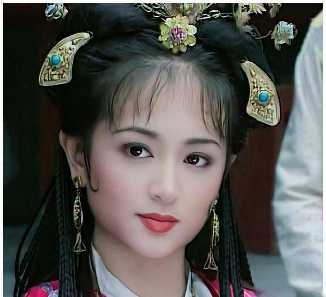 那美丽的容貌再加上精致的古装,把一位美艳不可方物的长平公主,饰演了