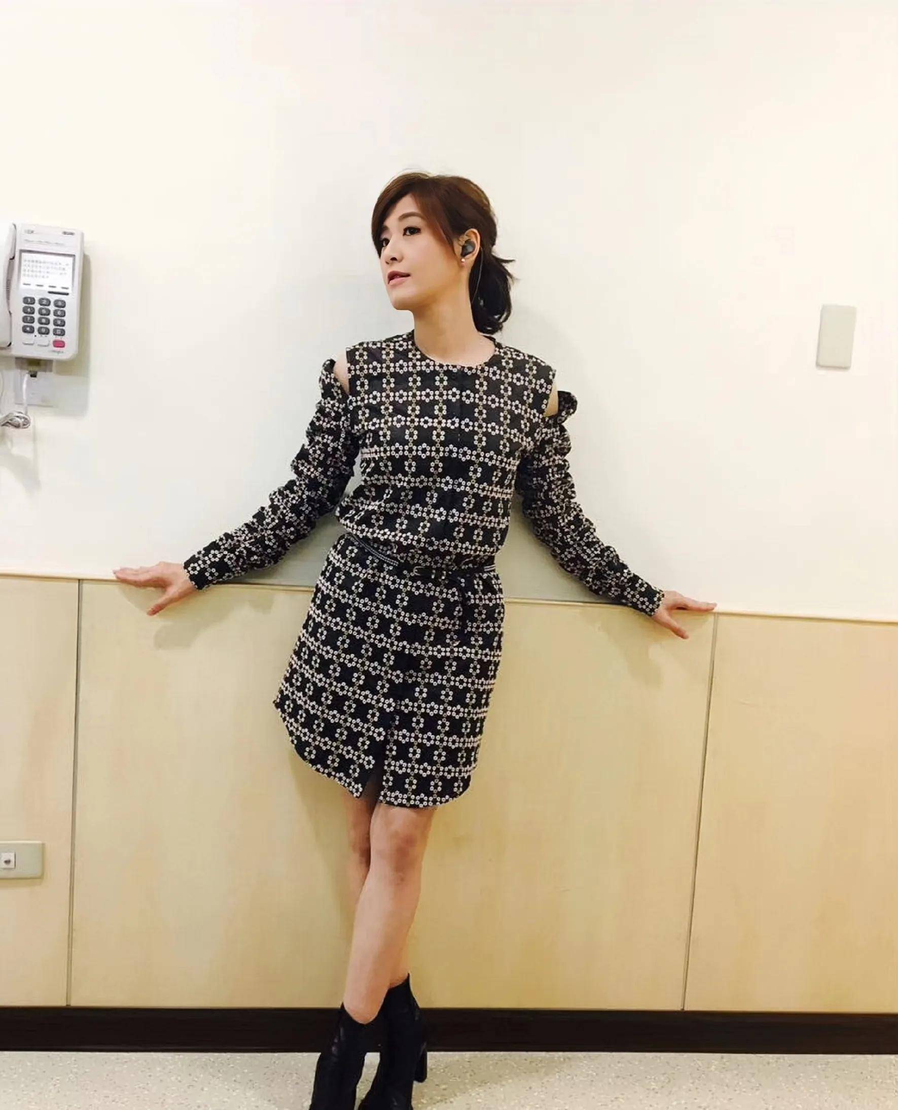 苏慧伦:50岁的年纪,仍然有着20岁的状态,用清纯战胜时尚_歌曲_风格