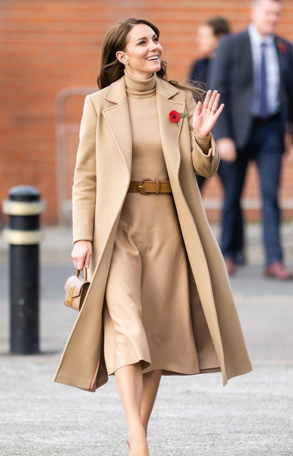 冬天凯特王妃在出席重大活动时,最常穿的就是各种大衣