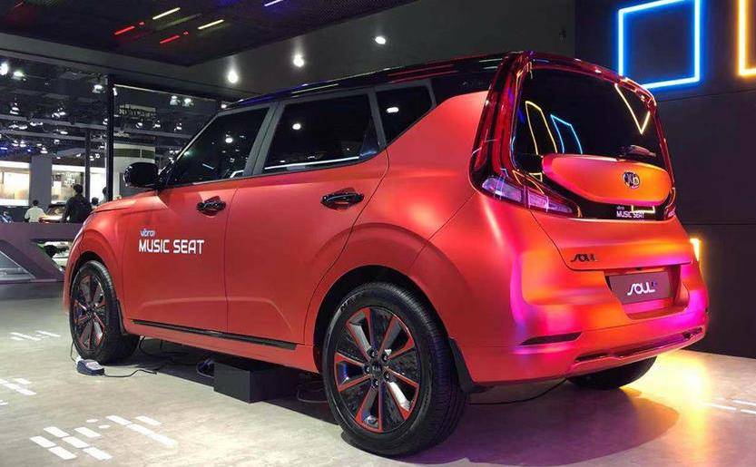 新款起亚秀尔很适合"小姐姐",车内被屏幕包围_搜狐汽车_搜狐网