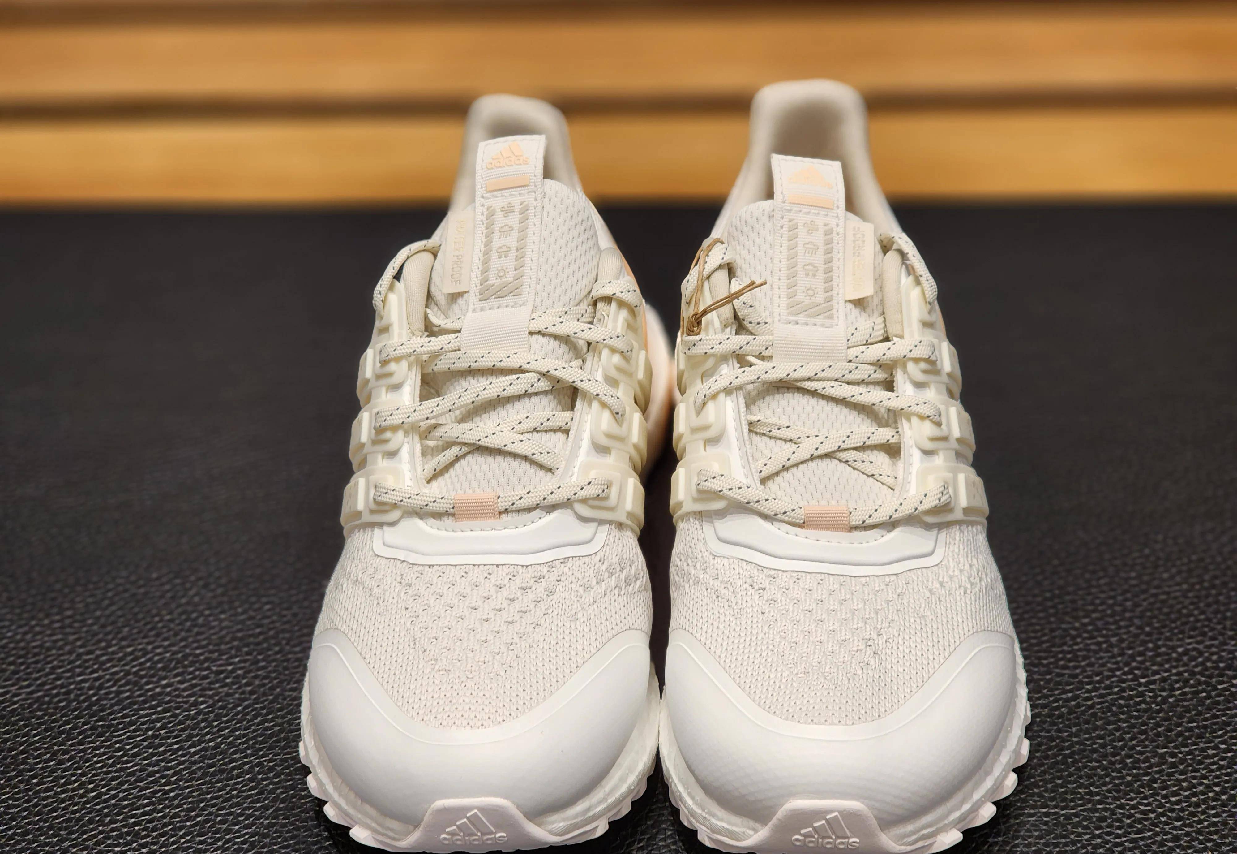 神似ub20的全新3m系列,高脚背的福音_boost_防水_adidas