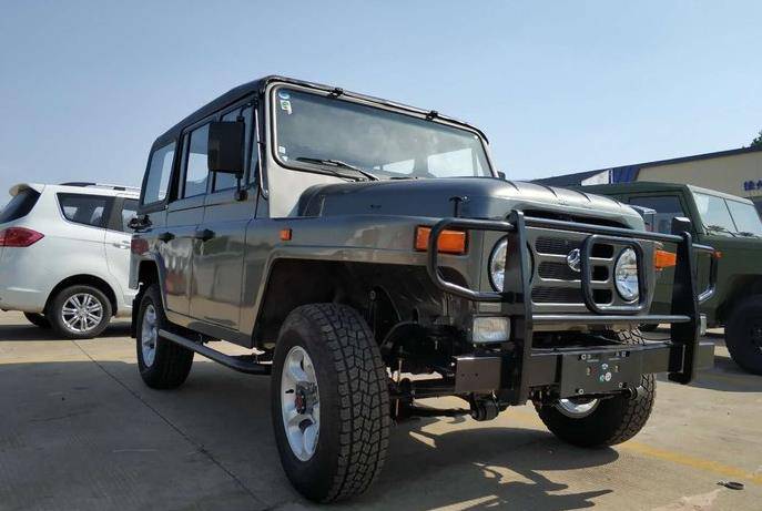 硬顶北京212越野车真帅,不用担心漏雨,网友:厂家学着点_北汽_车顶