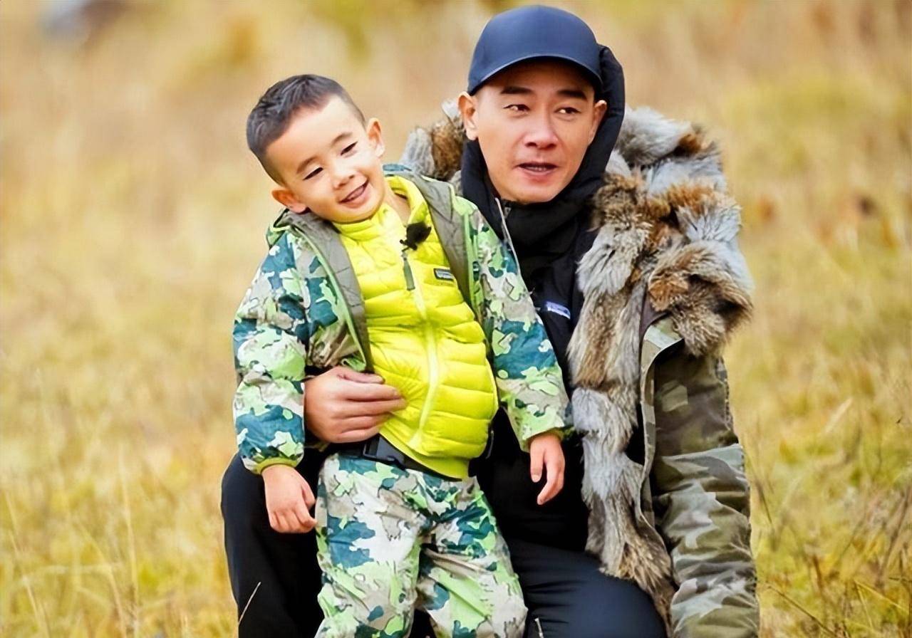 12年后再看陈小春,原来应采儿才是他生命中的贵客_孩子_妈妈_弟弟