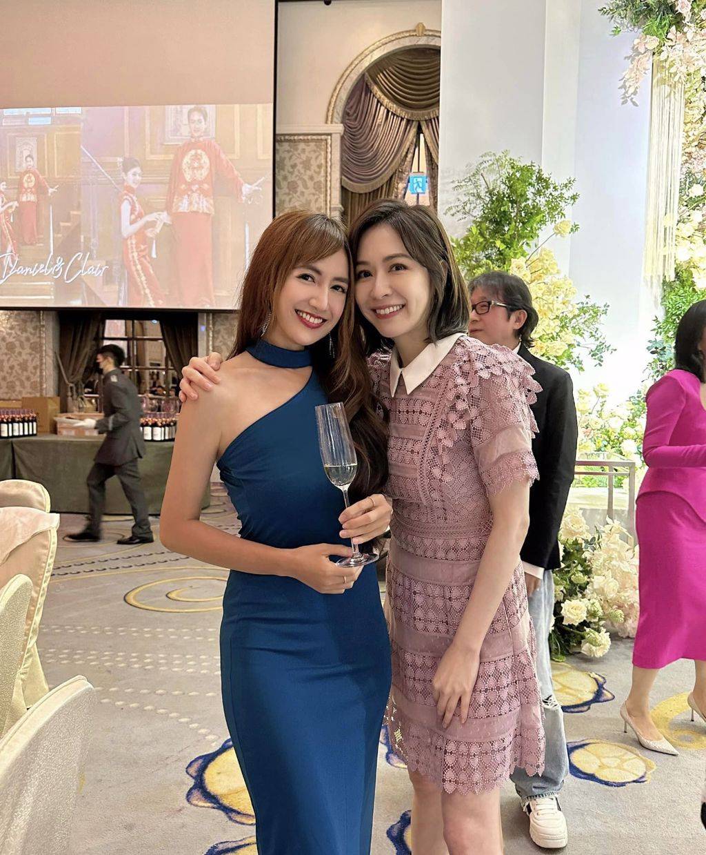 的高顏值,就学期间与戏剧依(吴依洁), 兽医乃(刘乃洁),国企匡(陈匡怡)