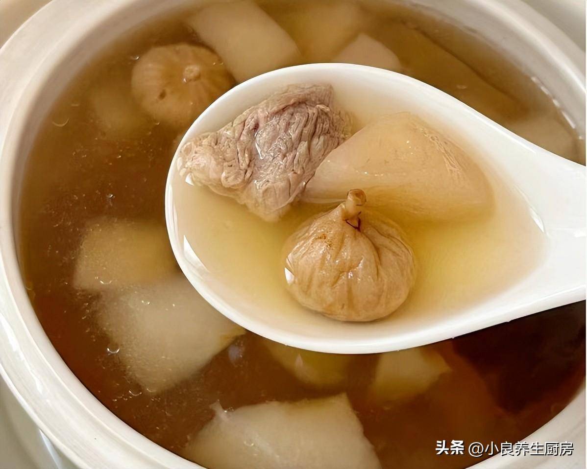 建议购买里脊肉或梅花肉,可以做成各种美食,还可以用来煲汤),选购几个